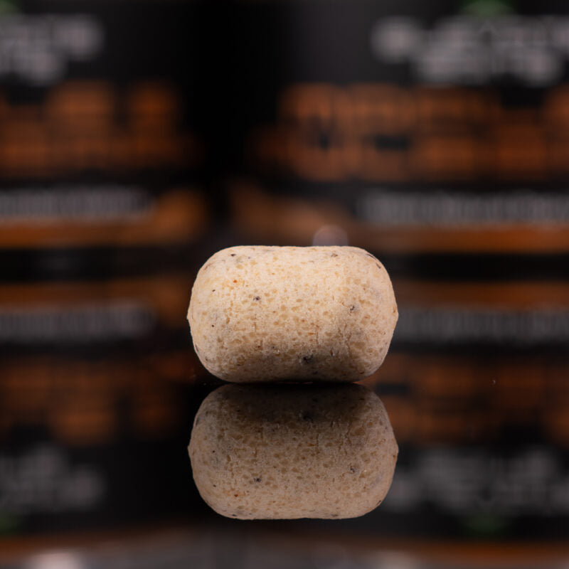 Elevate Baits Maple and Mulberry 15mm x 12mm Natural Dumbell Wafters