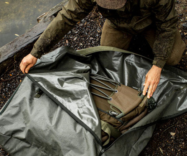 Trakker Downpour Roll-Up Bed Bag